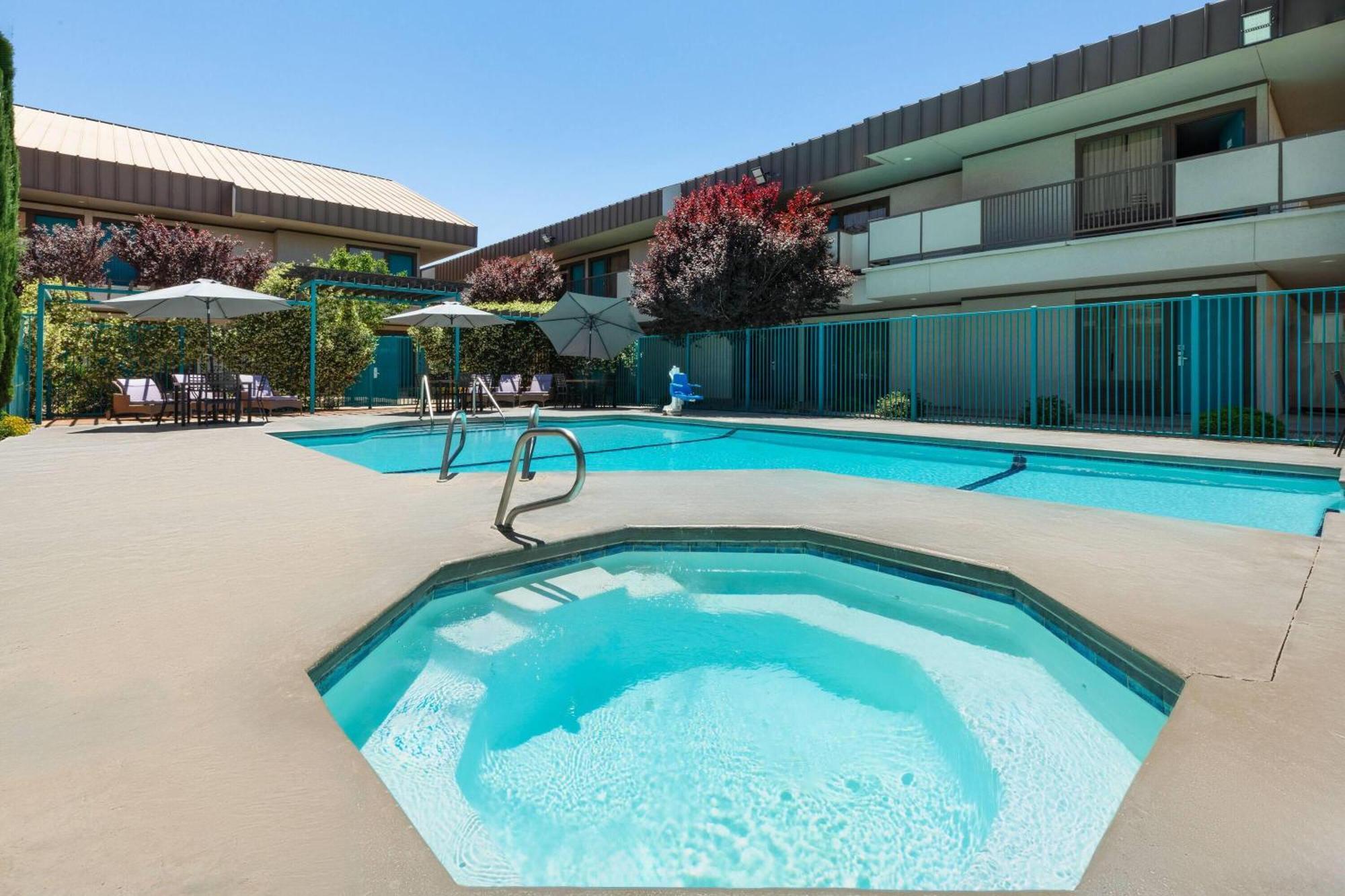 מלון Ramada By Wyndham אל פאסו מראה חיצוני תמונה
